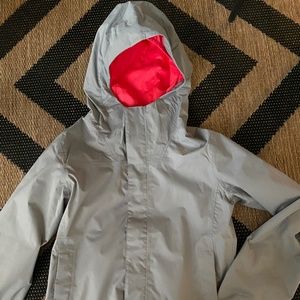 North face rained jacket  for girls.  Size 14/16 Never worn!